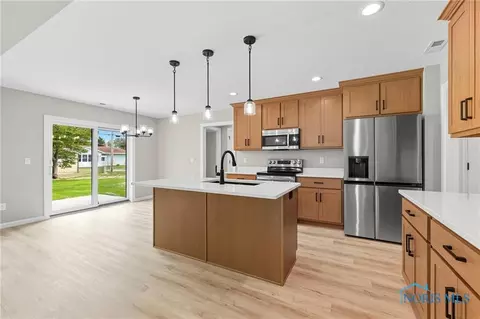 917 S Walnut St, Bryan, OH 43506 photo 9