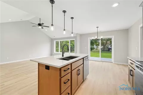 917 S Walnut St, Bryan, OH 43506 photo 15