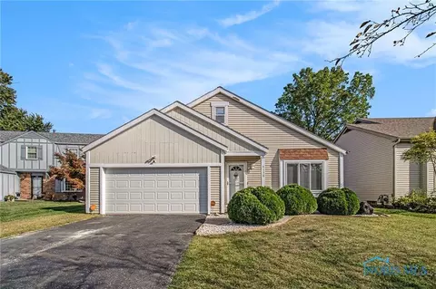 6130 White Oak Dr, Toledo, OH 43615