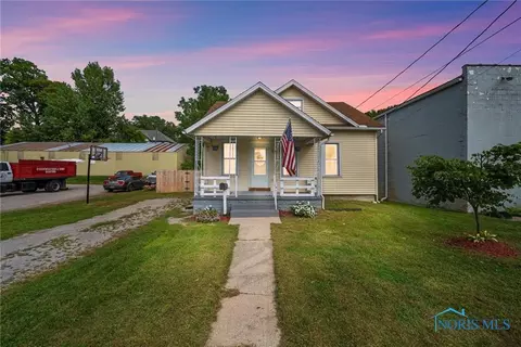 208 N Brunell St, Wauseon, OH 43567