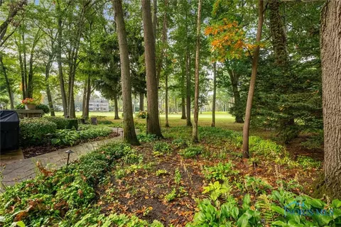 8617 Ponte Vedra Ct, Holland, OH 43528