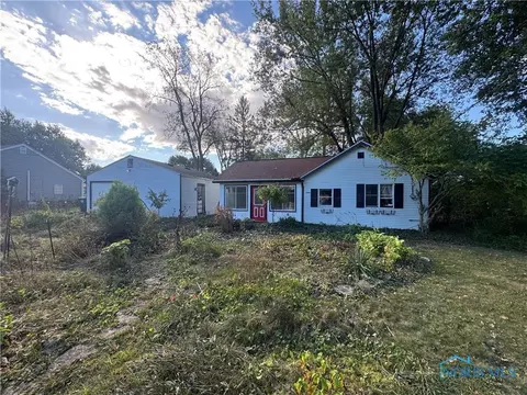 11149 West St, Whitehouse, OH 43571