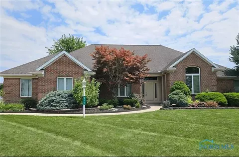 251 Saint Paul Dr, Fremont, OH 43420