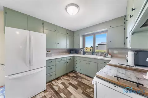 Kitchen - 18097 State Route 34, Bryan, OH 43506 photo 1 of 2