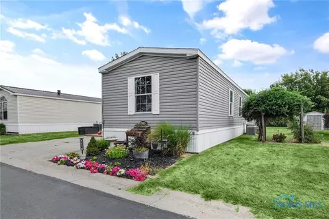 315 Parkview Dr, Bowling Green, OH 43402