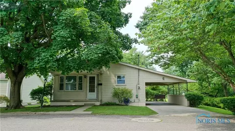 734 E Front St, Defiance, OH 43512