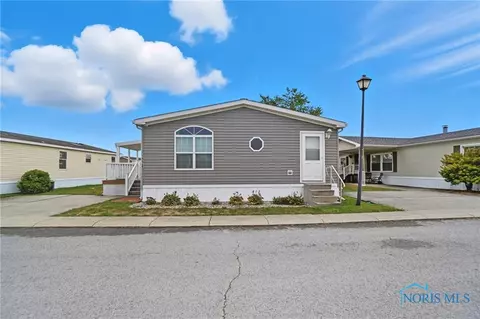 2028 Deer Ridge Dr #L-137, Findlay, OH 45840