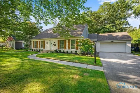 105 Elm St, Swanton, OH 43558