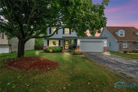 540 Indian Ridge Trl, Rossford, OH 43460