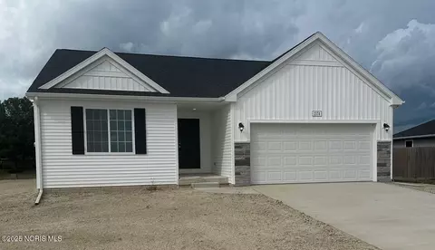 1374 Clairmont Ave, Napoleon, OH 43545