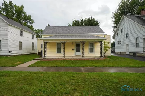527 W Lincoln St, Findlay, OH 45840