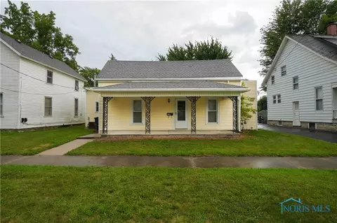 527 W Lincoln St, Findlay, OH 45840