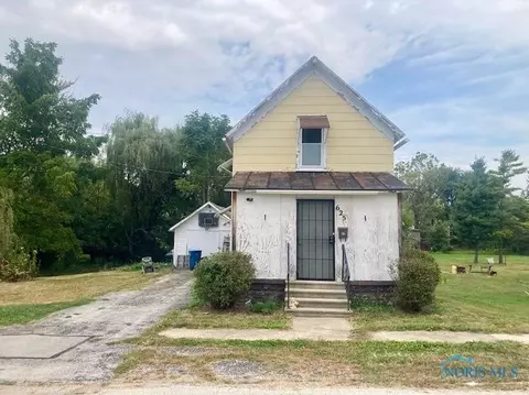 625 Bush Pl, Fremont, OH 43420