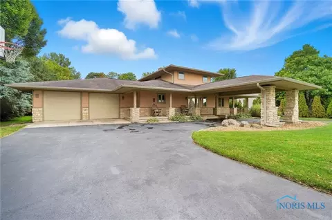 1103 Pearl St, Bowling Green, OH 43402