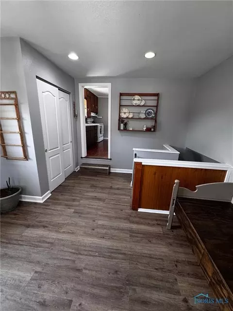 313 S Adrian St, Lyons, OH 43533 photo 8