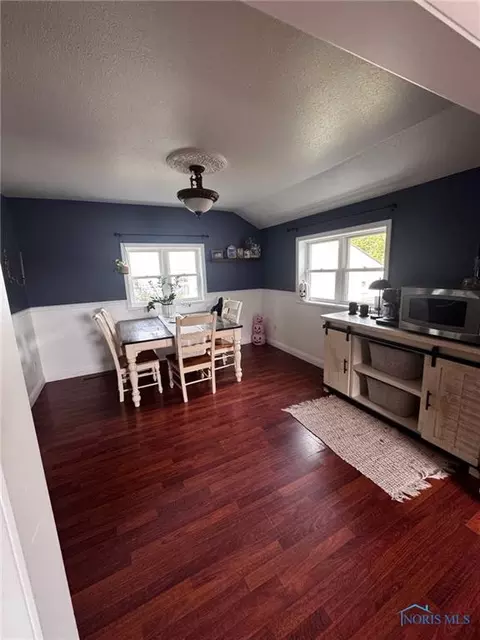 313 S Adrian St, Lyons, OH 43533 photo 6