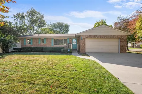 1213 Hunt St, Maumee, OH 43537