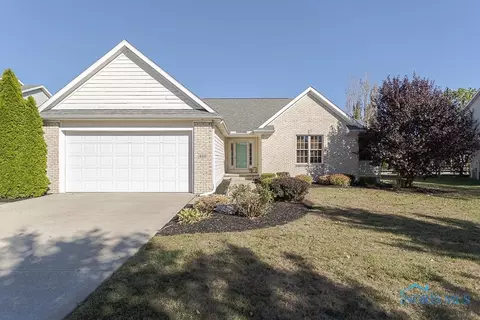 810 Lelanford Cir, Bowling Green, OH 43402