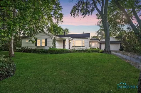 716 Farrer St, Maumee, OH 43537