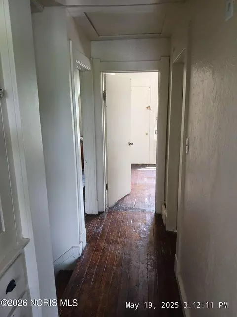 Entry Way - 2145 Dorr St, Toledo, OH 43607 photo 1 of 5