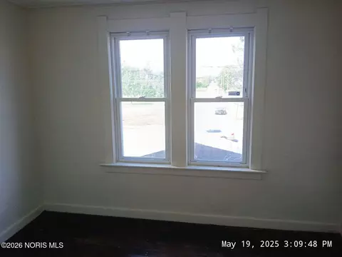 Bedroom - 2145 Dorr St, Toledo, OH 43607 photo 1 of 3