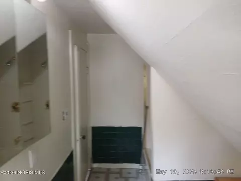 Entry Way - 2145 Dorr St, Toledo, OH 43607 photo 2 of 5