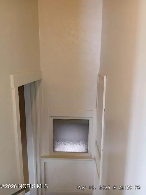 Entry Way - 2145 Dorr St, Toledo, OH 43607 photo 5 of 5