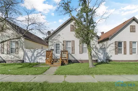119 N Main St, Walbridge, OH 43465