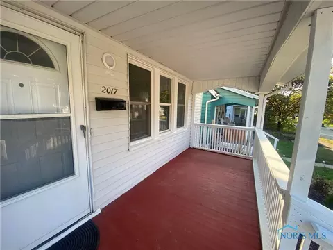 Exterior - 2017 Marlow Rd, Toledo, OH 43613 photo 3 of 5