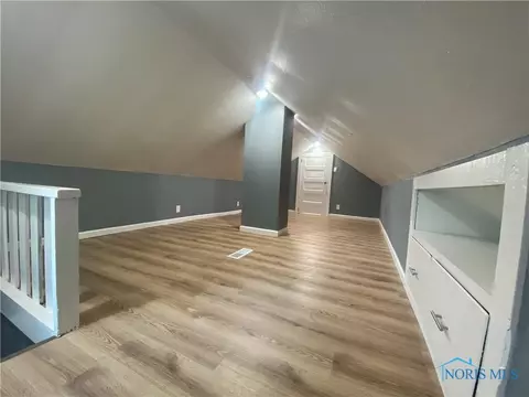 Entry Way - 2017 Marlow Rd, Toledo, OH 43613 photo 1 of 3