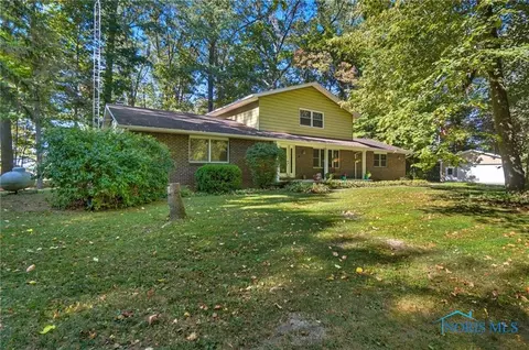 43 Oak Dr, Napoleon, OH 43545