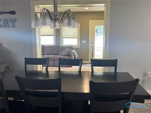 Dining - 206 Brown Dr, Bryan, OH 43506 photo 2 of 2