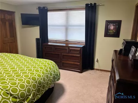Bedroom - 206 Brown Dr, Bryan, OH 43506 photo 8 of 9