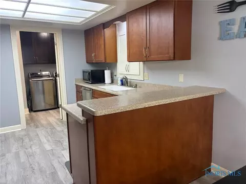 Kitchen - 206 Brown Dr, Bryan, OH 43506 photo 2 of 4