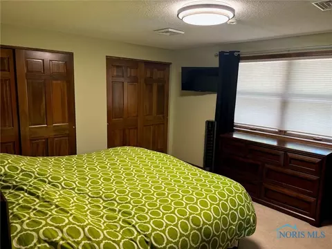 Bedroom - 206 Brown Dr, Bryan, OH 43506 photo 7 of 9