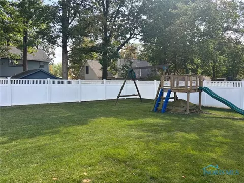 Exterior - 206 Brown Dr, Bryan, OH 43506 photo 5 of 5
