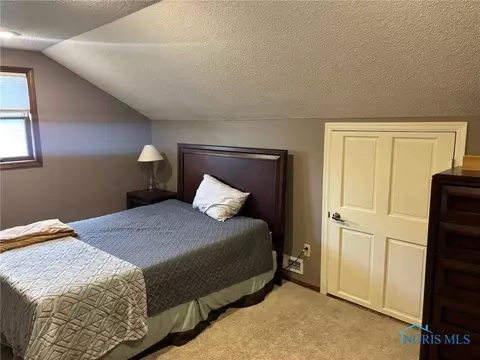 Bedroom - 206 Brown Dr, Bryan, OH 43506 photo 2 of 9