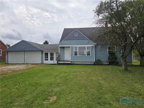 933 E Cole Rd, Fremont, OH 43420