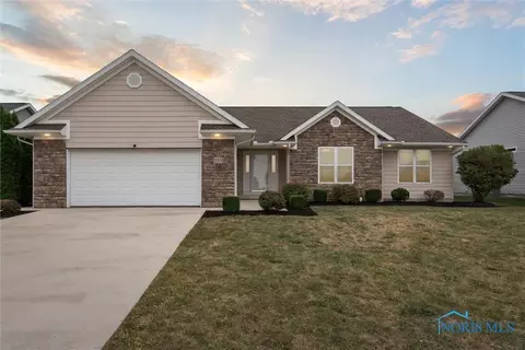 535 Palm Dr, Findlay, OH 45840
