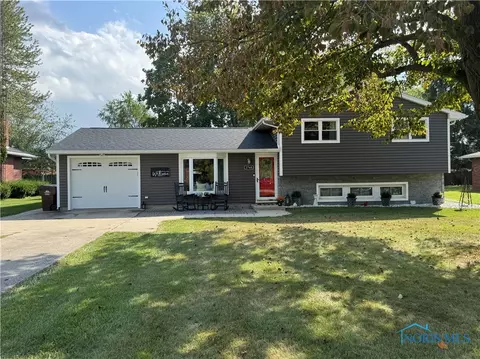 1768 Elmwood Dr, Defiance, OH 43512