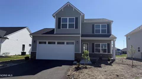 725 W Ironwood Dr, Rossford, OH 43460