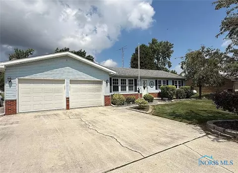 23205 W Winfield Dr, Genoa, OH 43430