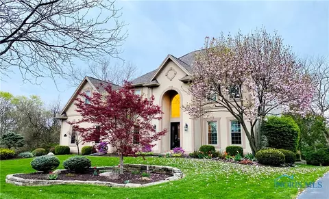 382 Osage Ct, Perrysburg, OH 43551