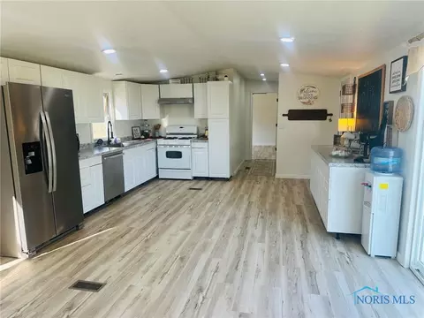 Kitchen - 8825 County Road D, Bryan, OH 43506 photo 1 of 4