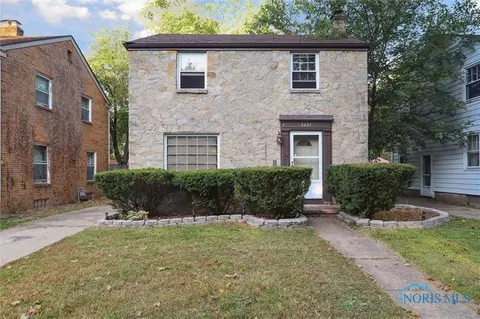 2627 Latonia Blvd, Toledo, OH 43606