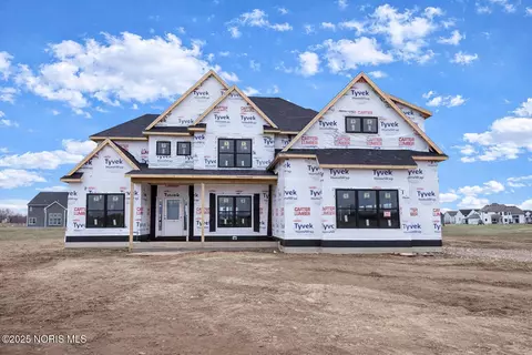 504 Cathedral Ct, Perrysburg, OH 43551