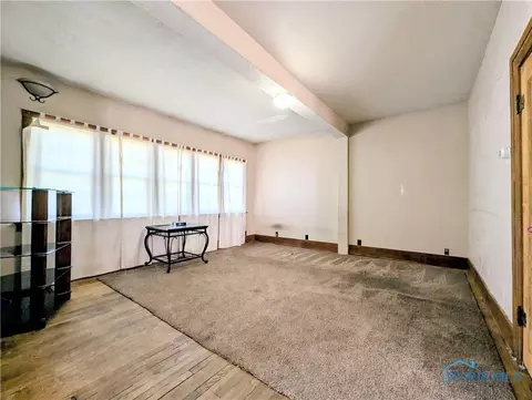 106 N Cherry St, Bryan, OH 43506 photo 4