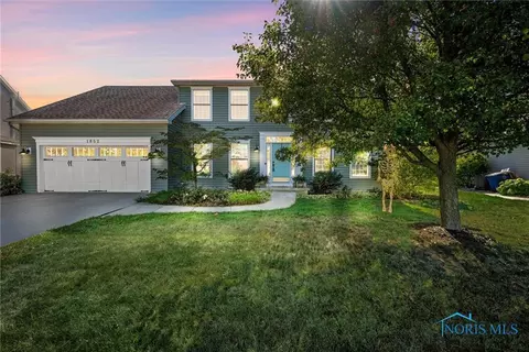 1852 Horseshoe Bend Dr, Perrysburg, OH 43551