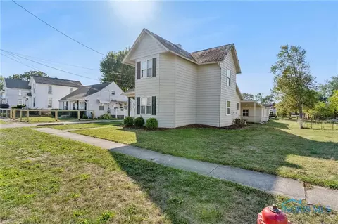 137 Monroe Ave, Findlay, OH 45840 photo 2