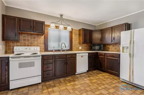 137 Monroe Ave, Findlay, OH 45840 photo 17